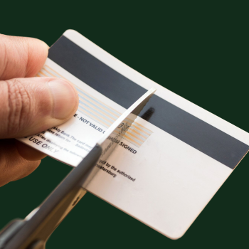 hermosa-tarjeta-credito-cortar